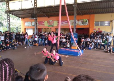 Intervalo escolar com apresentações culturais