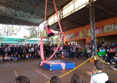 Intervalo escolar com apresentações culturais